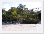 holelP4230267 * 614 x 461 * (64KB)