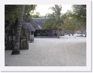 holelP4230285 * 614 x 461 * (62KB)